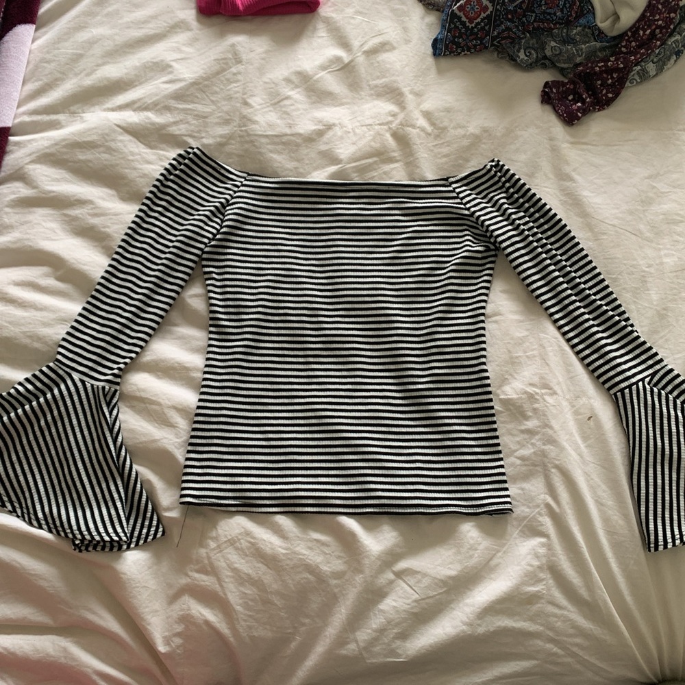Off the shoulders size small/med blouse